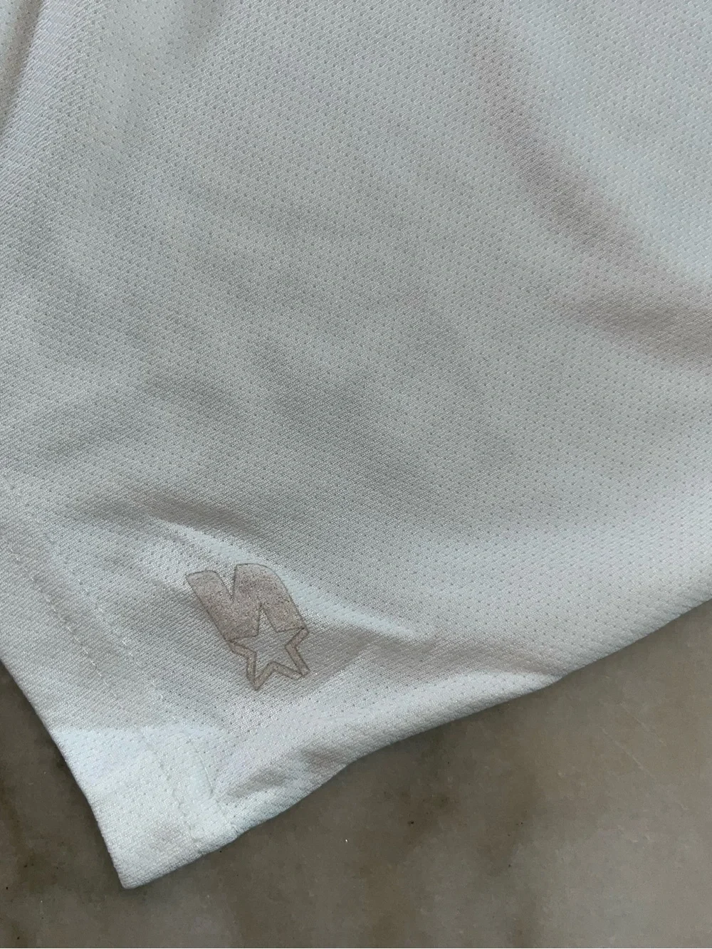 Men’s white Starter athletic shorts 2XL